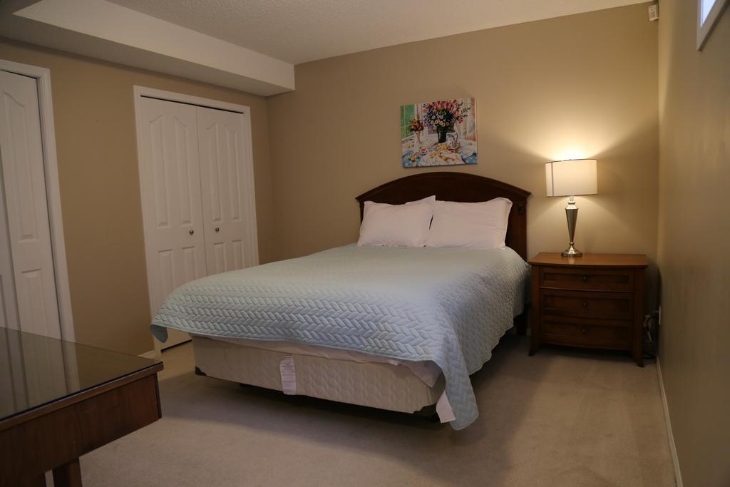 Ming'S Homestay Calgary Zewnętrze zdjęcie