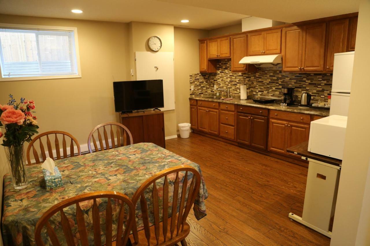 Ming'S Homestay Calgary Zewnętrze zdjęcie